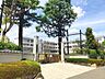 周辺：調布市立深大寺小学校 (1060m)