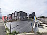 外観：8号地　現地写真　【日野市西平山3丁目】戸建住宅が立ち並ぶ住宅地。静かな時間の流れ。ゆっくりと傾きを変えていく陽の光が清楚な家々を色鮮やかに演出してくれます。