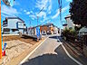 外観：接道状況および現場風景　【東村山市恩多町1丁目】