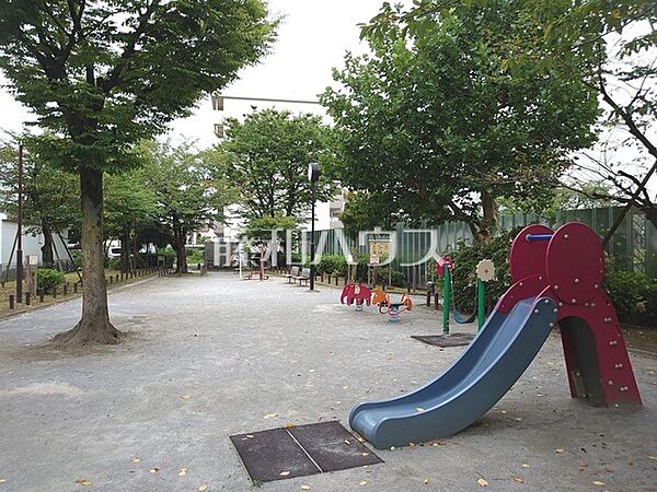 区立東大泉公園 (610m)