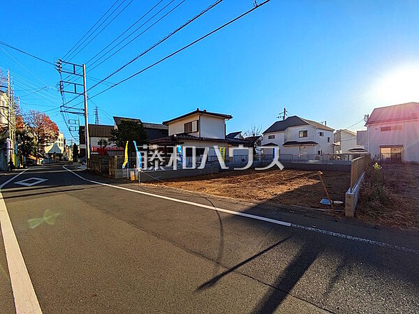 接道状況および現場風景　【日野市西平山5丁目】 住まいの事なら地元で豊富な実績を誇る、地域密着の弊社へお任せ下さい！