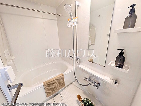 ≪浴室≫浴室は換気・乾燥・暖房機付きで、入浴前も入浴後も快適です。【ネオステージ多摩センター】　
