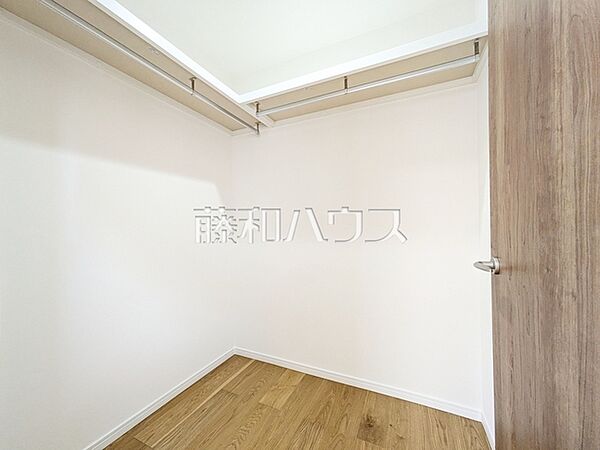 ウォークインクローゼット　【志木ニュータウン中央の森弐番街4号棟】