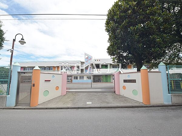 弥生台幼稚園 (700m)