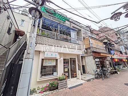 ≪外観≫ 周辺環境はもちろん、日当たりなど、実際に行ってみないと分からないことも多くございます。営業担当がご案内いたしますので、お気軽にお問い合わせください。 【カメヤビル】