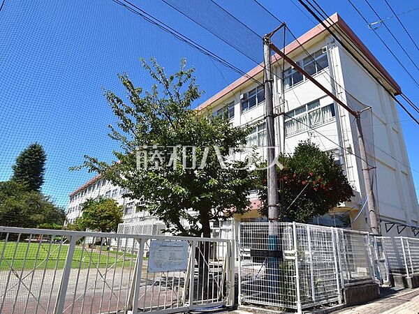 国立市立国立第三小学校 (790m)