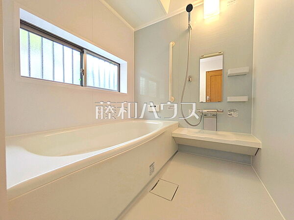 浴室　【三鷹市牟礼7丁目】清潔感あふれるバスルームです　