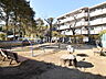 周辺：向山児童遊園 (590m)