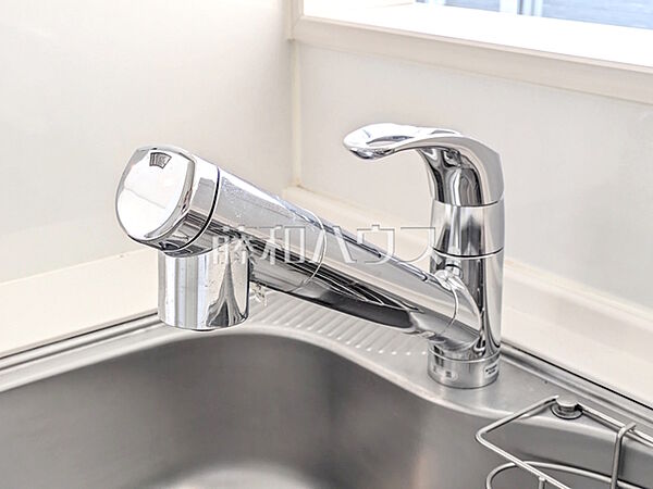 いつでもおいしいお水が飲める浄水器一体型水栓も完備。　【和光市中央1丁目】