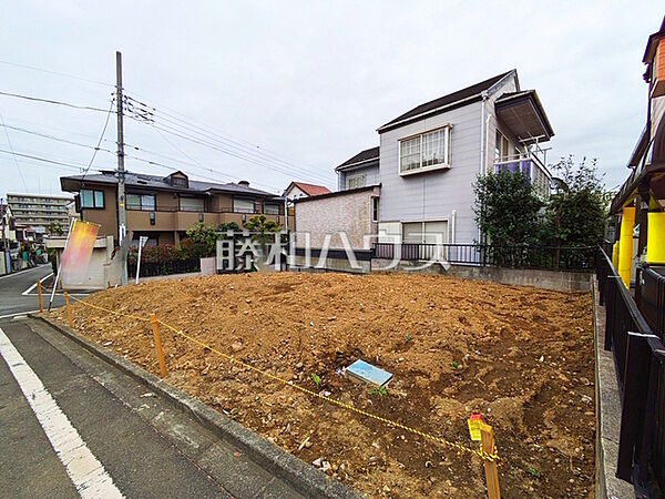 ≪現地外観≫建築条件はございませんので、ライフスタイルに合わせた自由なマイホームづくりが可能です。　【多摩市諏訪1丁目】