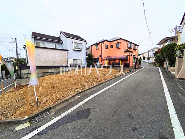 ≪接道状況≫我が家に合った暮らしを追及できるフリープランの分譲地です。ぜひ皆様の「こんな家に住みたい！」をお聞かせ下さい。【多摩市諏訪1丁目】