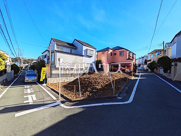 ≪接道状況≫我が家に合った暮らしを追及できるフリープランの分譲地です。ぜひ皆様の「こんな家に住みたい！」をお聞かせ下さい。【多摩市諏訪1丁目】