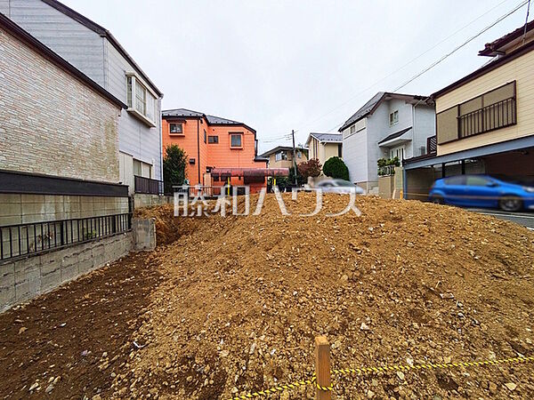 ≪現地外観≫綺麗な整形地のため、思い描いているイメージをカタチにしやすい土地【多摩市諏訪1丁目】