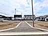 外観：接道状況および現場風景　【多摩市連光寺2丁目】