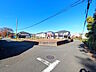 外観：接道状況および現場風景　【八王子市久保山町1丁目】