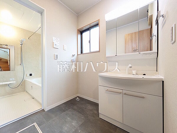 洗面室　【新座市片山3丁目】