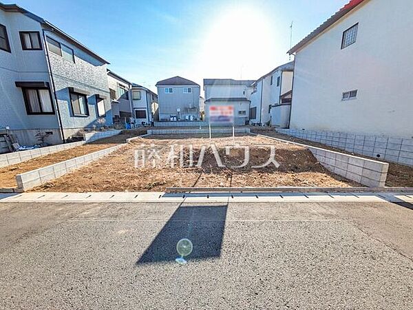 現場風景【東久留米市滝山7丁目】 見学はしたいけど、なかなか時間が取れない・・・そんな方に出勤前や仕事終わりにマイホームを見学できるサポートをいたします。