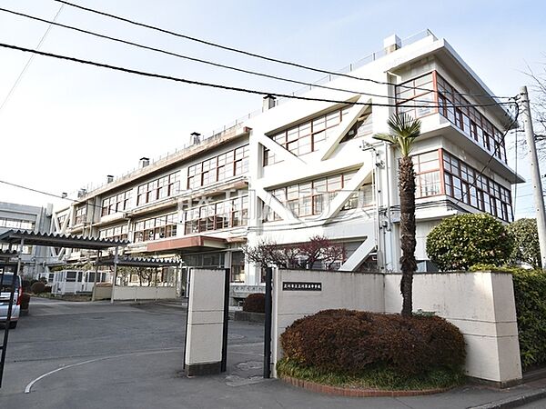 立川市立立川第五中学校 (1870m)