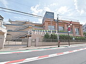 杉並区立天沼小学校 (940m)