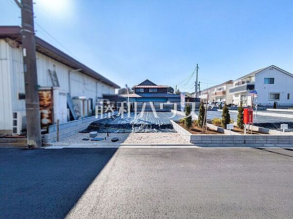 4号地　現地写真　【東久留米市弥生1丁目】 見学はしたいけど、なかなか時間が取れない・・・そんな方に出勤前や仕事終わりにマイホームを見学できるサポートをいたします。