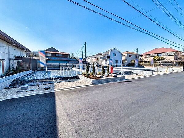 現場風景　【東久留米市弥生1丁目】 見学はしたいけど、なかなか時間が取れない・・・そんな方に出勤前や仕事終わりにマイホームを見学できるサポートをいたします。
