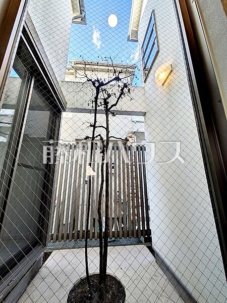 パティオ　【杉並区桃井1丁目】見学はしたいけど、なかなか時間が取れない…そんな方に出勤前や仕事終わりにマイホームを見学できるサポートをいたします。　