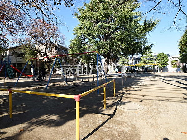 練馬区立　中村公園 (530m)