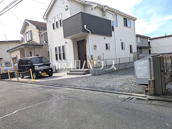 接道状況および現場風景　【所沢市狭山ケ丘2丁目】周辺環境はもちろん、日当たりや設備仕様など、実際に行ってみないと分からないことも多くございます。お気軽にお問い合わせください。