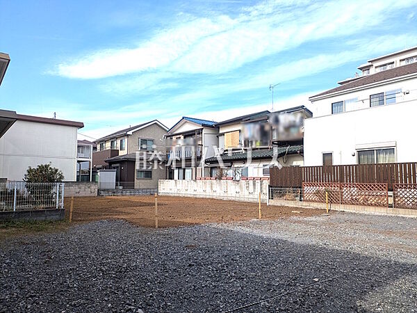 現地写真　【所沢市狭山ケ丘2丁目】 約119坪のゆとりある敷地ですので、広いお庭も確保できそうですね。