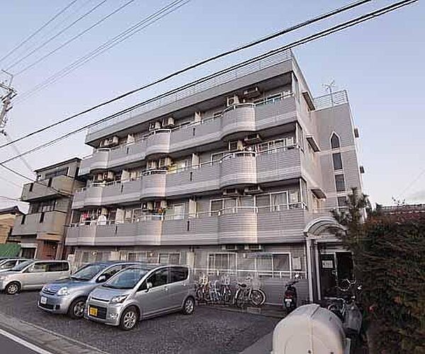 画像2:川沿いに建ってます