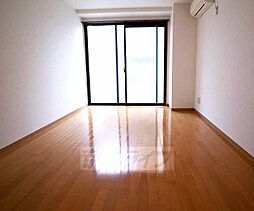 ドムスタレイア 402 4階1Kのリビング/ダイニング