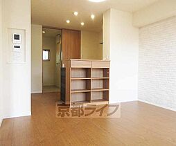 メゾン・ビオルネIII 101 1階1LDKのリビング/ダイニング