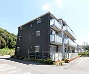 向日町駅より徒歩35分 築7年10ヶ月 3階建の賃貸物件