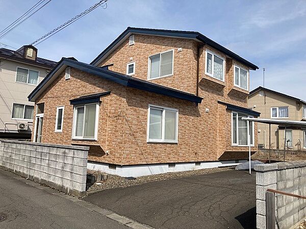 detached 北海道苫小牧市啓北町１丁目16-5
地図を見る