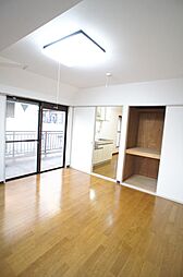 メゾンアヅマ 303 3階1DKのリビング/ダイニング