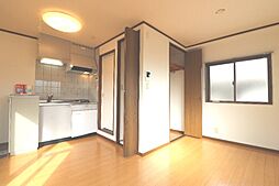 ドエルM＆N 302 3階ワンルームのリビング/ダイニング