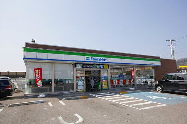 【コンビニエンスストア】ファミリーマート　和歌山直川店まで1798ｍ