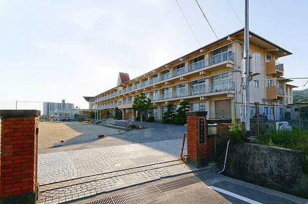 【小学校】山崎北小学校まで690ｍ