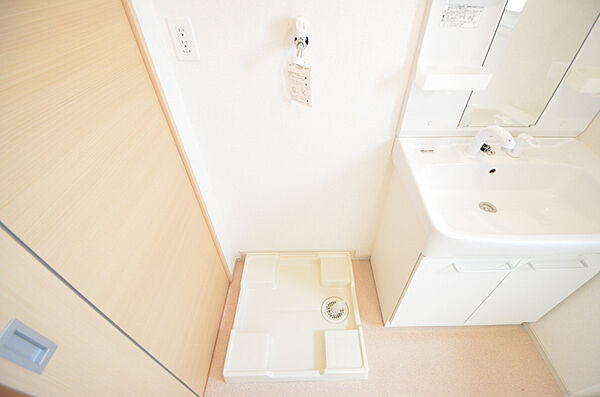 画像19:洗濯機はここに設置してお部屋もスマートに！