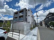 総持寺駅より徒歩11分 2階 築3年の賃貸物件