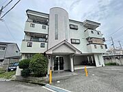 摂津富田駅より徒歩15分 築28年1ヶ月 3階建の賃貸物件
