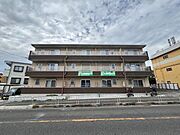 摂津富田駅より徒歩15分 築2年10ヶ月 3階建の賃貸物件
