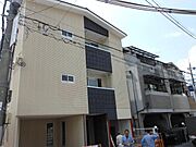 長居駅より徒歩4分 築13年1ヶ月 3階建の賃貸物件