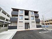 高槻市駅より徒歩22分 新築 3階建の賃貸物件