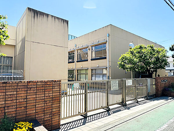 緑が浜小学校まで約230ｍ