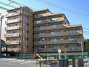 伊勢田駅より徒歩5分 築20年2ヶ月 7階建の賃貸物件