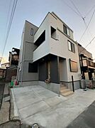 新羽駅より徒歩12分 築3年 3階建の賃貸物件