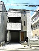 高田駅より徒歩8分 築3年6ヶ月 3階建の賃貸物件