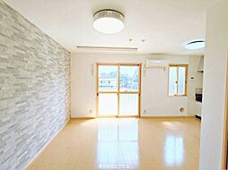 多摩都市モノレール 上北台駅 徒歩11分の賃貸アパート 2階1LDKのリビング/ダイニング