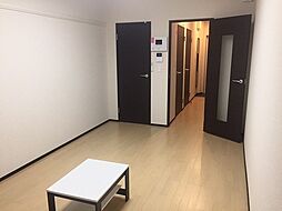 多摩都市モノレール 泉体育館駅 徒歩16分の賃貸マンション 2階1Kのリビング/ダイニング